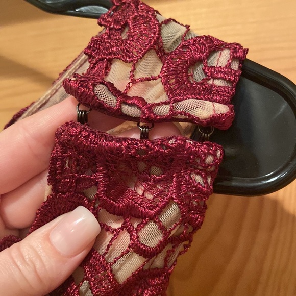 Lulu’s  Women’s Last Dance Burgundy Lace Bodycon Dress - Picture 4 of 6